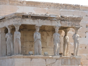 3a Athene acropolis _Karyatiden 6 maagden 4