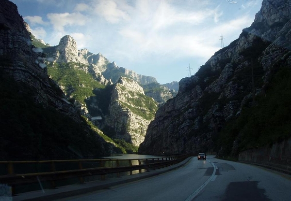 4a_BOS_Mostar _Banja Luka_ de Neredva  canyon