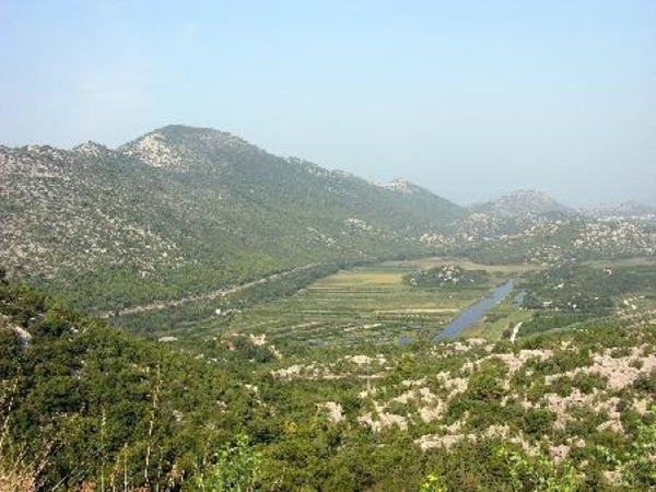 4a_BOS_Mostar _Banja Luka_ zicht vanop de bergpas