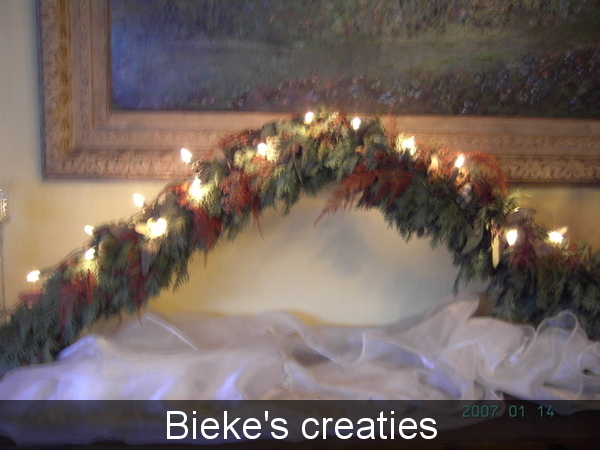 kerst boog lichtjes bloemstuk bieke's creaties