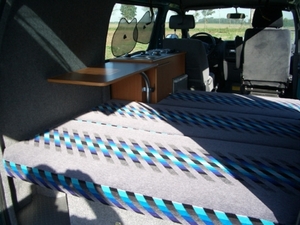 35_HiAce_camper_bed[1]