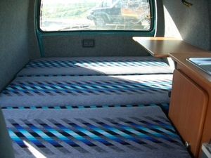 45_HiAce_camper_bed[1]
