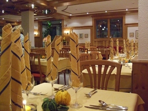 056-Feesttafel