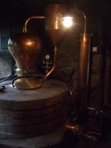 022-Oude stookketel voor schnapps