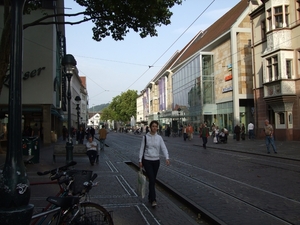 083-Alleen de trams rijden er