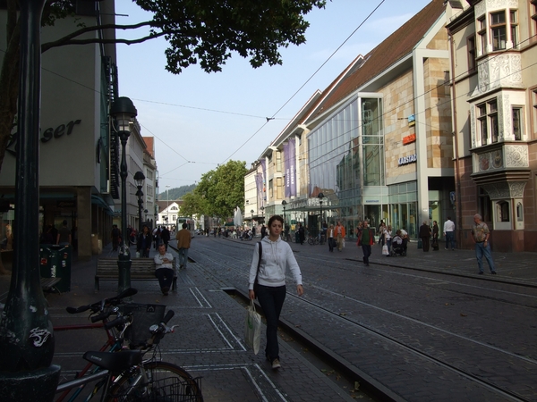 083-Alleen de trams rijden er