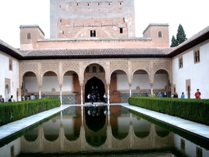 5GR_AL SG2274 Granada_Alhambra_binnenplaats met vijver