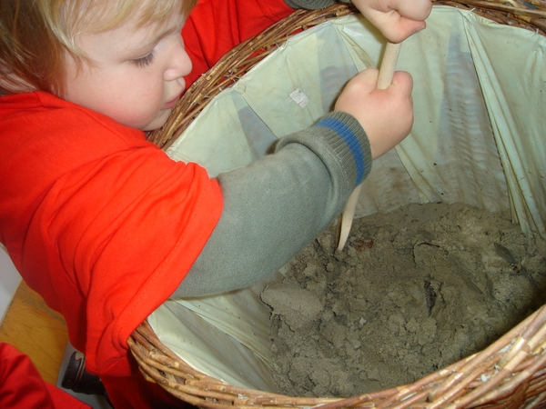Sander begint cement te maken