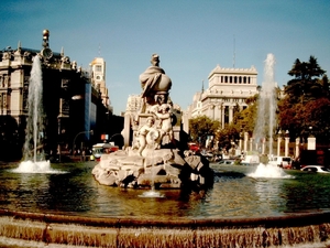 1MA SG2104 Madrid_plaza de Cibelles_fontein 2