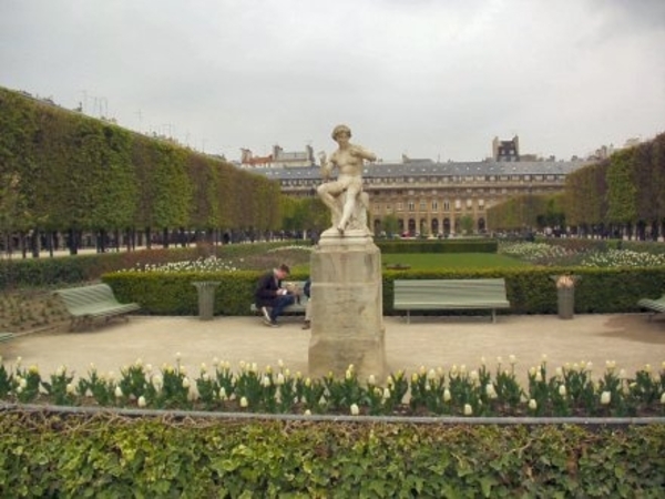 3CVL IN Louvre tuinen