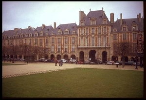 3CVO IN place des vosges_facade