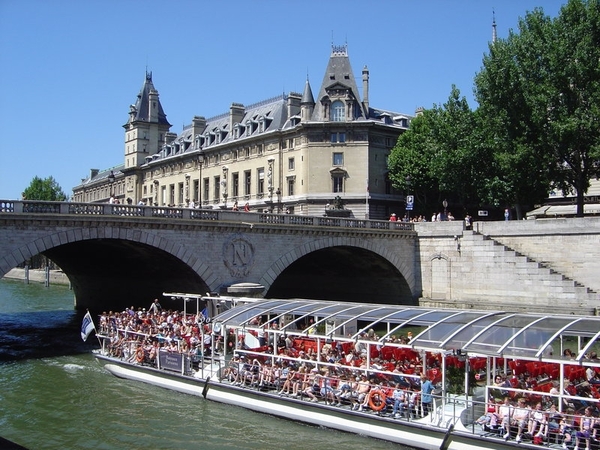 4SN IN Plezieboot op de Seine