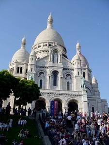 6MM IN Montmartre Sacre coeur baziliek