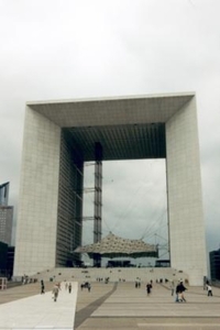 7LD IN La Defense Grande Arche