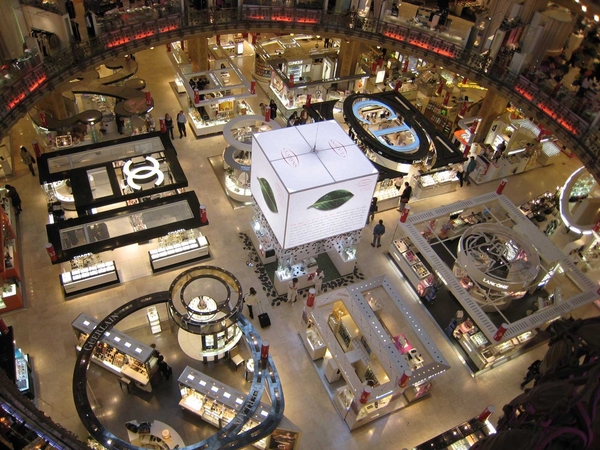 9B7 ET-PC  Galeries Lafayette _beneden zicht