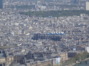 DSC00054_centre pompidou en Pere Lachaise kerkhof