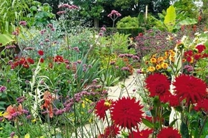 4IN Great Dixter garden - The Exotic garden