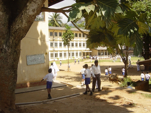 Nog in de goede tijd met de school in Rattota