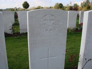 DSC4530-Artillery Wood Cemetery-Graf van Ierse dichter Ledwidge