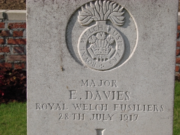 DSC4540-Dragoon Camp Cemetery- Major Davies
