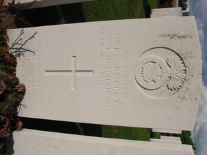 DSC4550-Welsh Cemetery - Caesar's Nose-Roberts