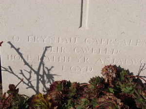 DSC4552-Welsh Cemetery - Caesar's Nose-Roberts-epitaph