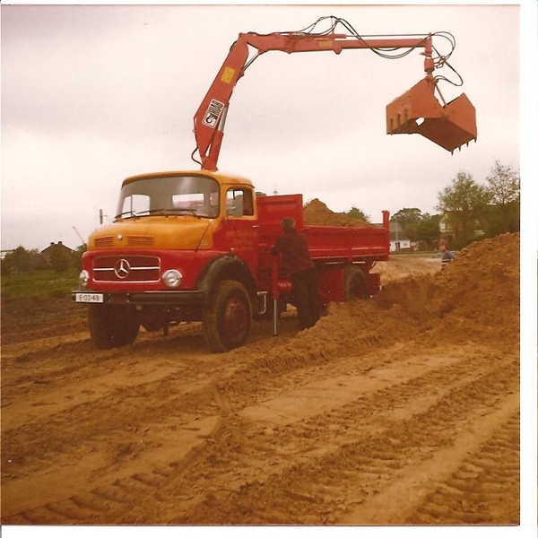 1ste autokraan Mercedes 1513 4x4