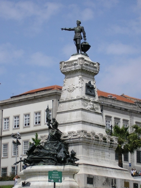 4  Porto _Monument  van Hendrik de  Zeevaarder