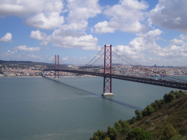 2 Lissabon _25 April brug