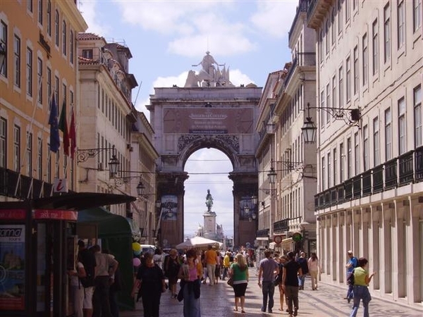 2 Lissabon _Baixa richting Taag