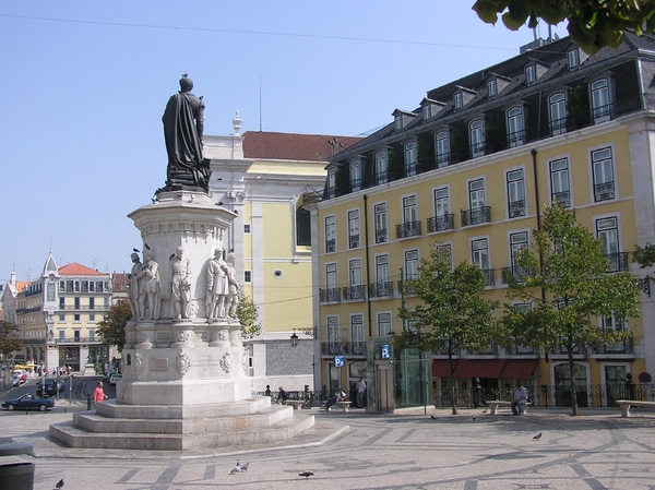 2 Lissabon _Camões Square 3