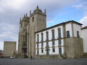 2 Lissabon _Kathedraal van Lissabon _zijzicht