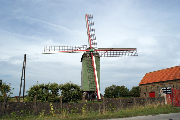 Oude zeedijkmolen--1745