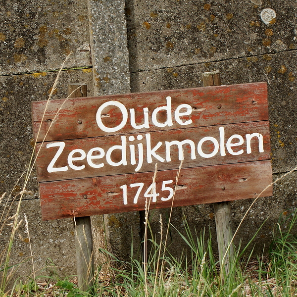 Oude zeedijkmolen--1745