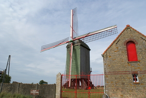 Oude zeedijkmolen--1745