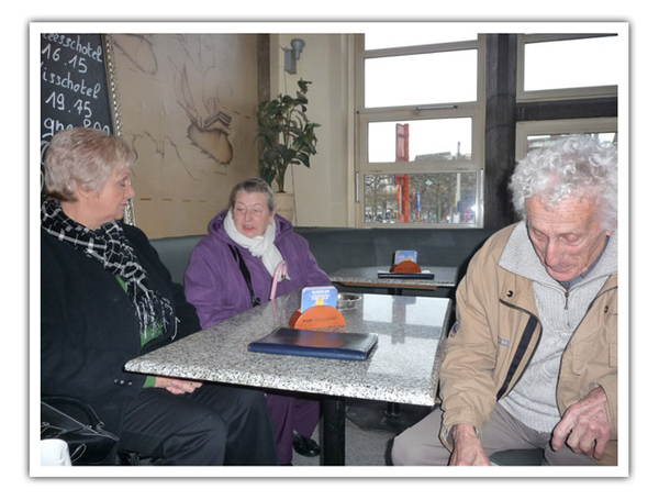 bijeenkomen in het stationsbuffet