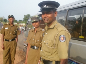 roadblocks, controle op weg van Trinco naar Negombo