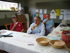 Het secretariaat met Staf, Lucien en Johan