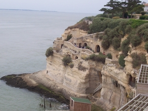 Mecher sur Gironde-uitgehouwen woningen uit de rotsen