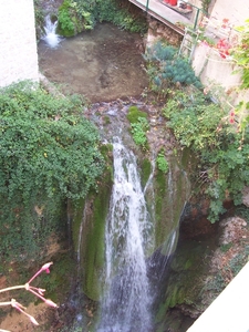 Moustier-Saint Marie waterval in het dorpje