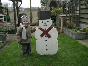 Emile met sneeuwman1