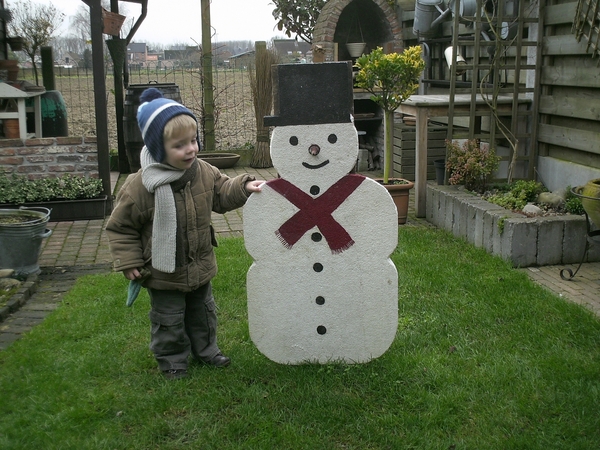 Emilemetsneeuwman3