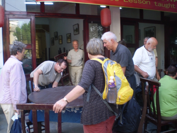 Even een tafel bij zetten