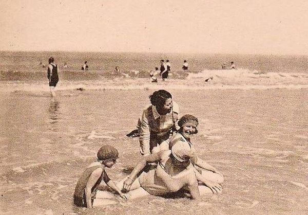 Uit de oude doos - Koksijde- toen was geluk heel gewoon !