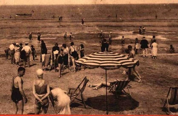 Uit de oude doos - Koksijde strand.