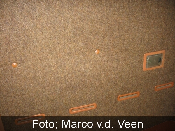 De bekleding oogt als nieuw door het vakwerk van Vader Klaas