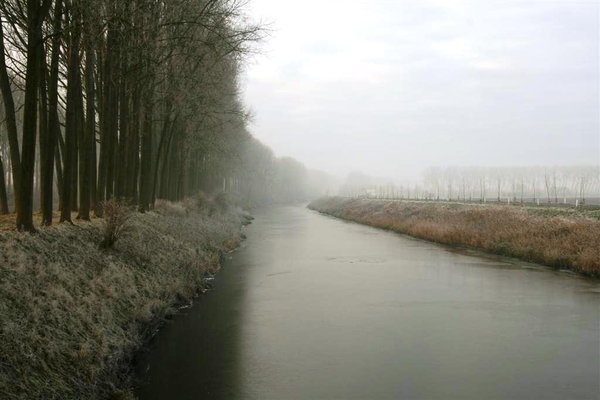 Dicht gevroren Leopoldskanaal.