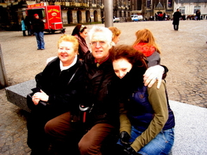 op de Dam met vrouw en kleindocter