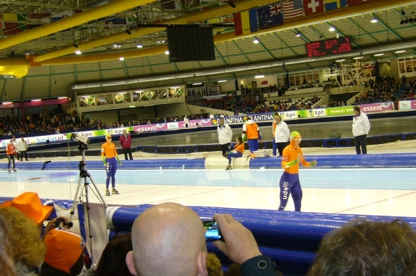 Essent ISU world cup  Henk  Derktje Daniella en Pieter bij Thialf