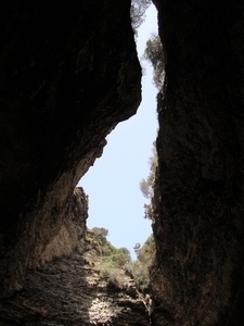 Opening van de grot heeft de vorm van Corsica